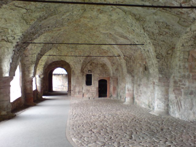 archwayunderthemaincourtyard.jpg