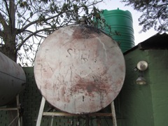 Shell oil tank