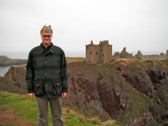 Me and the castle.  Note the new chapeau I am sporting, a tweed Sou'wester, just the thing for upland hunting.  See also my Bavaria Birthday hunting pics for more use of this warm, practical device.