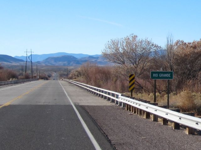 Yes, the Rio Grande is in New Mexico.  Colorado too.