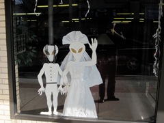 Alien Michael Jackson wedding?