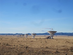 The antennas are spaced out along 3 sets of double-railroad tracks. They are set in a Y.  2 sets go 13 miles and the third 11 miles.  Thus they can simulate a 27 mile diameter solid antenna.